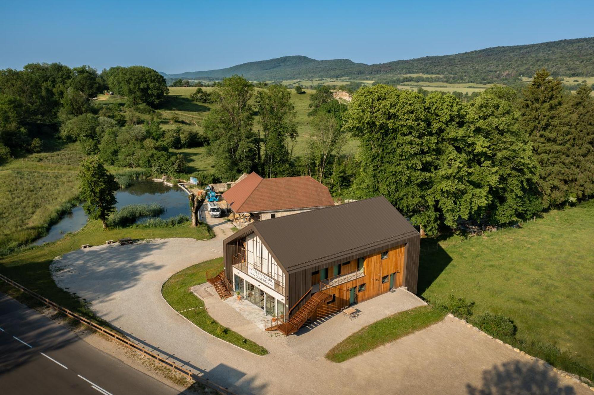 Hotel En Tilleul Pont-du-Navoy Экстерьер фото